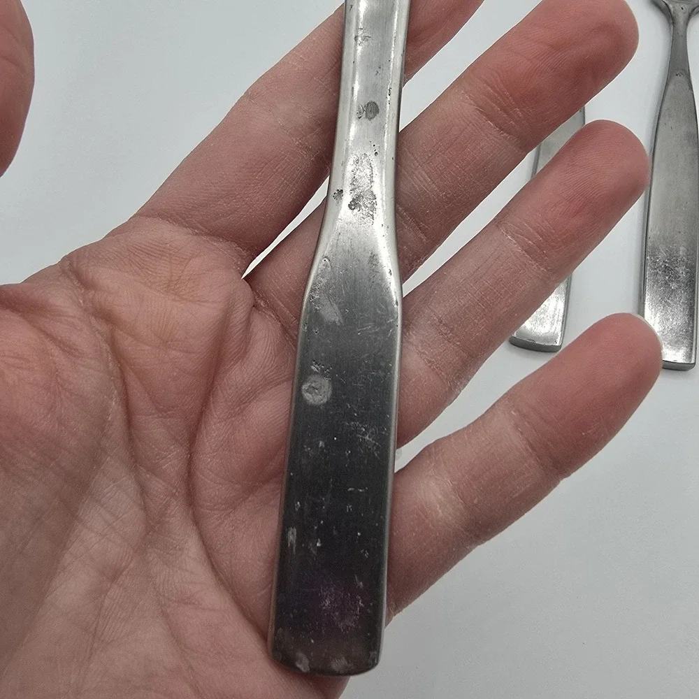 SET OF‎ 4 THE CELLAR & Other STAINLESS STEEL  DINNER PLACE Butter KNIVES JAPAN